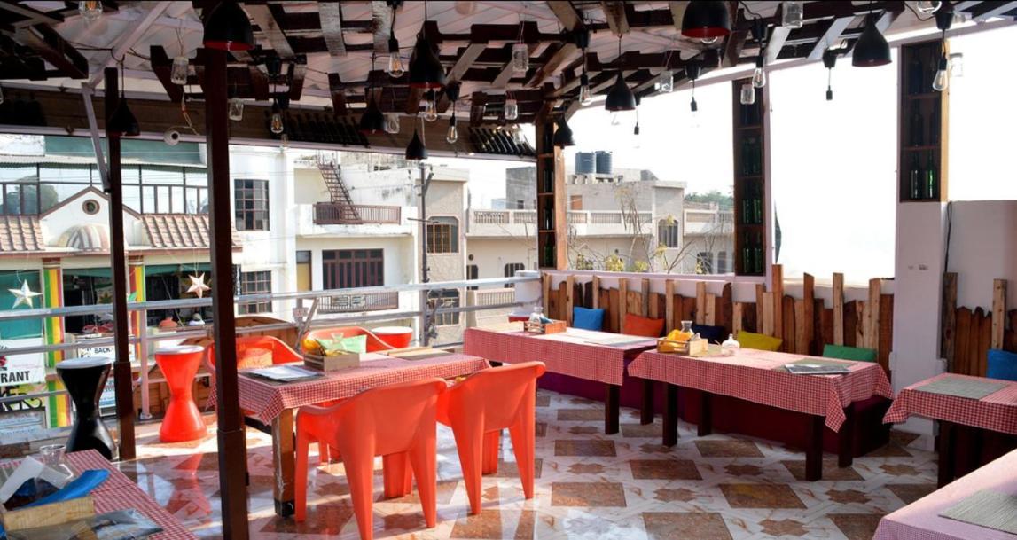 Travel Monkey Hostel آغْرا المظهر الخارجي الصورة