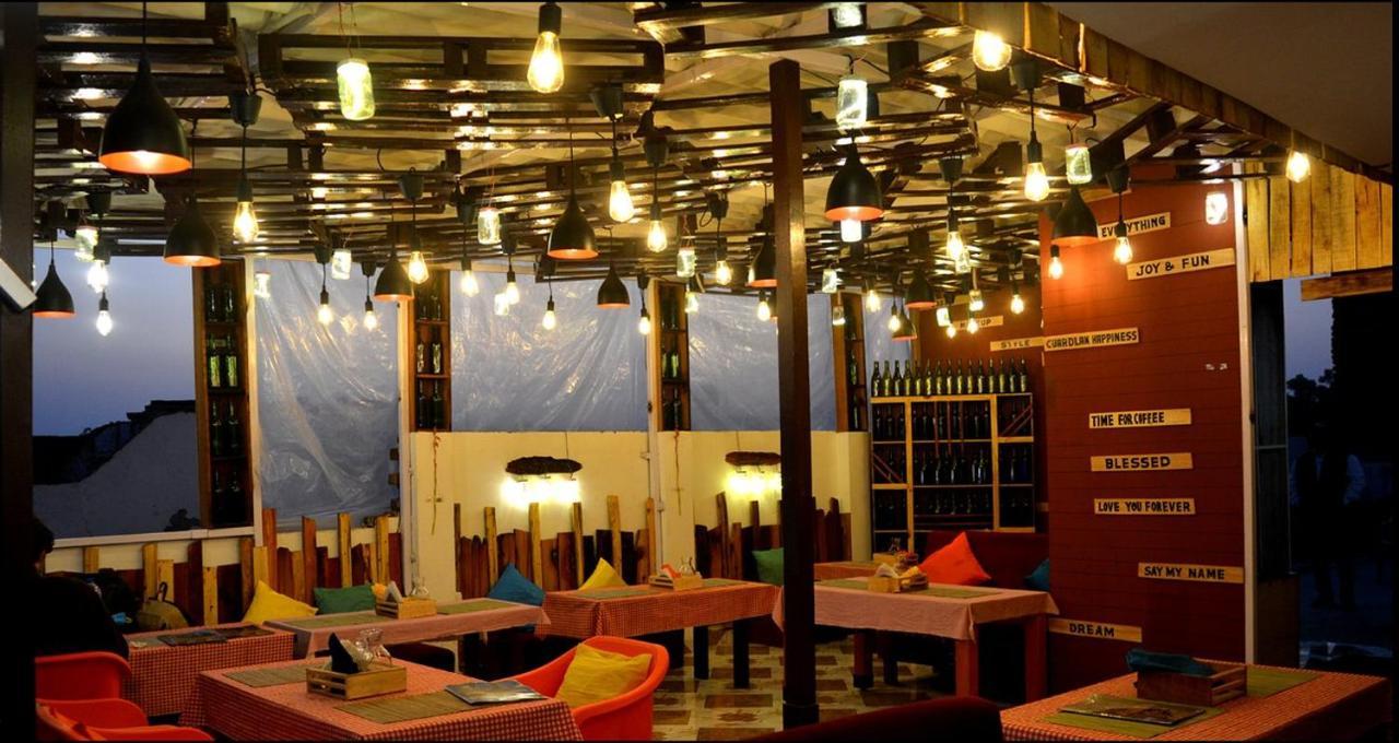 Travel Monkey Hostel آغْرا المظهر الخارجي الصورة