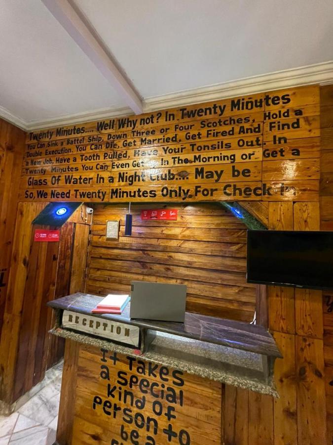 Travel Monkey Hostel آغْرا المظهر الخارجي الصورة