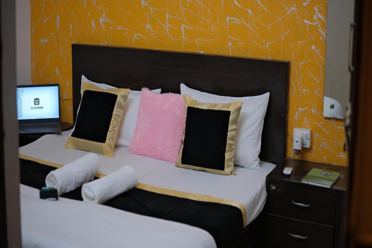 Travel Monkey Hostel آغْرا المظهر الخارجي الصورة