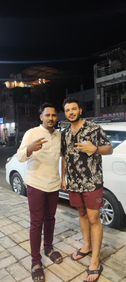 Travel Monkey Hostel آغْرا المظهر الخارجي الصورة