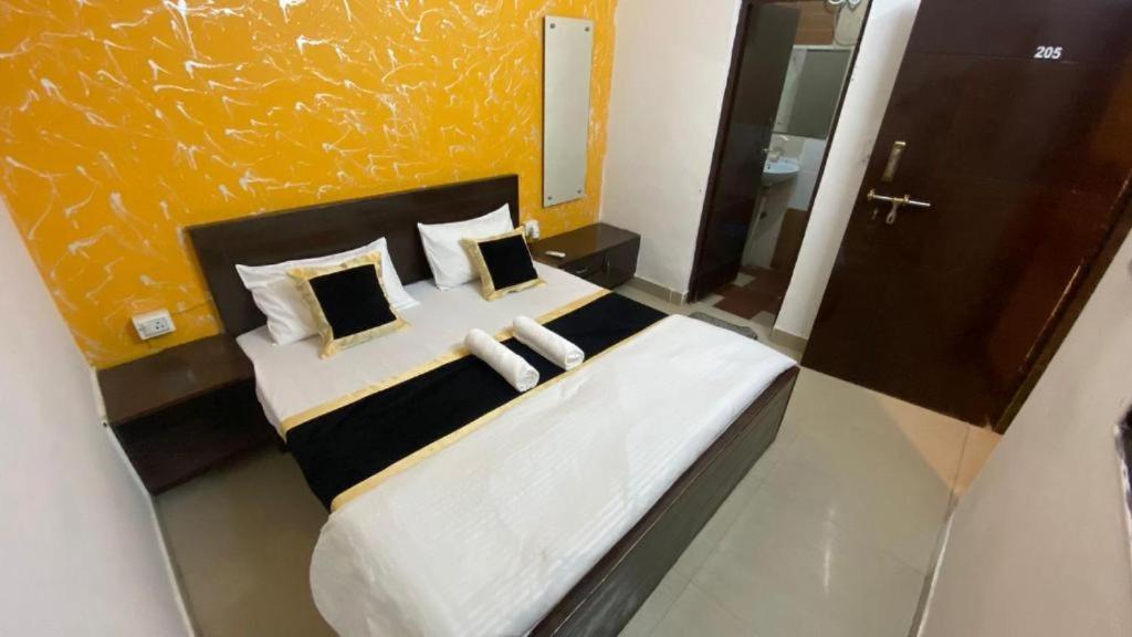Travel Monkey Hostel آغْرا المظهر الخارجي الصورة